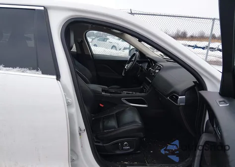 2020 Jaguar F-Pace 30T Prestige z USA, uszkodzony, nr VIN SADCK2GX5LA637913